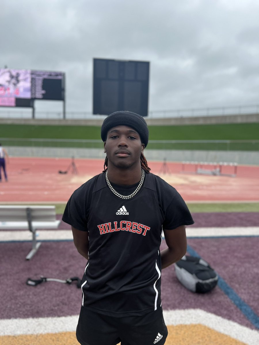 <a href="/2officia1_/">Reggie williams</a> | Reggie Williams
Moving onto Regionals for Long Jump

#CrestSide #RecruitTheCrest
<a href="/dallasathletics/">Dallas ISD Athletics</a> <a href="/Hillcrest_FB/">Hillcrest Panther Football</a> <a href="/PanthersHHS/">Hillcrest HS</a>