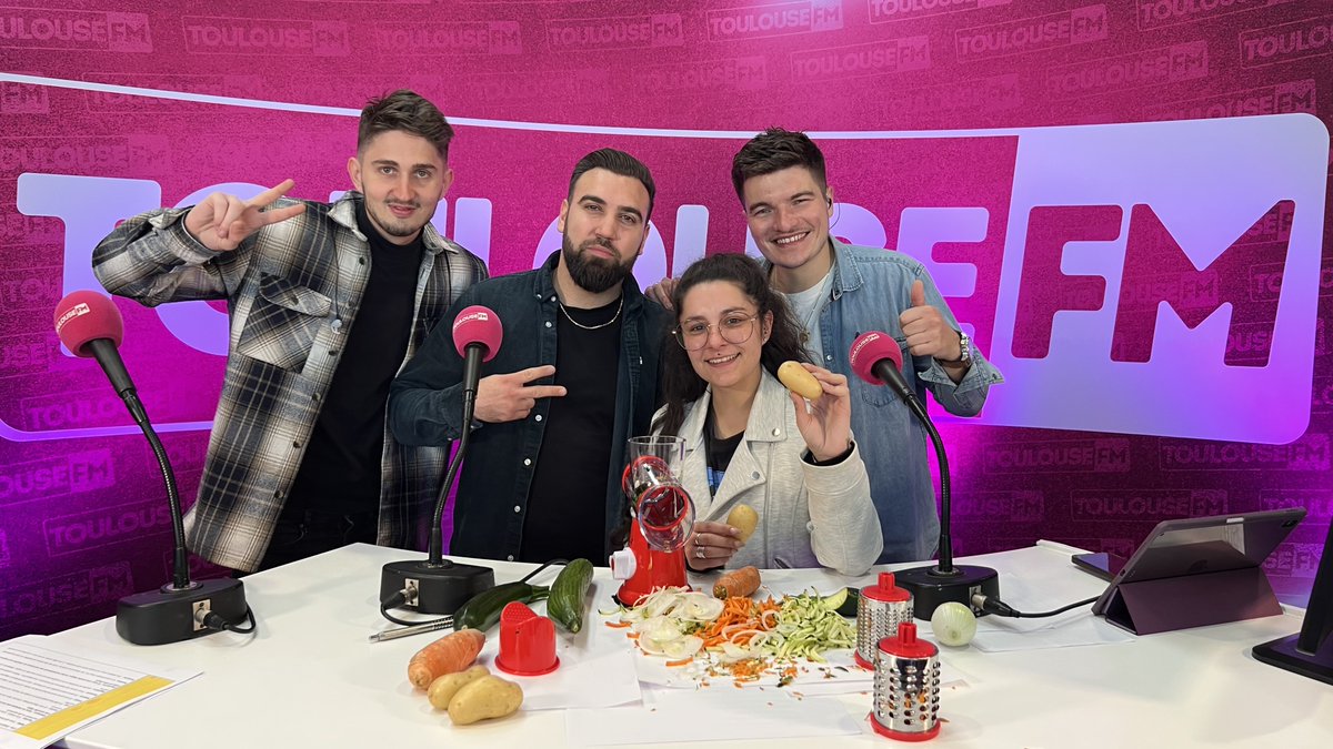 ToulouseFM's tweet photo. Un nuit et une matinée à la Foire Internationale de Toulouse 🥳 La Team du Matin vous a fait vivre tout cela en direct aujourd'hui 🎙
Toulouse FM est partenaire de la Foire de Toulouse, organisée par @TlseEvenements  jusqu'au 23/04 au MEETT ! https://t.co/fFElZlyhDz