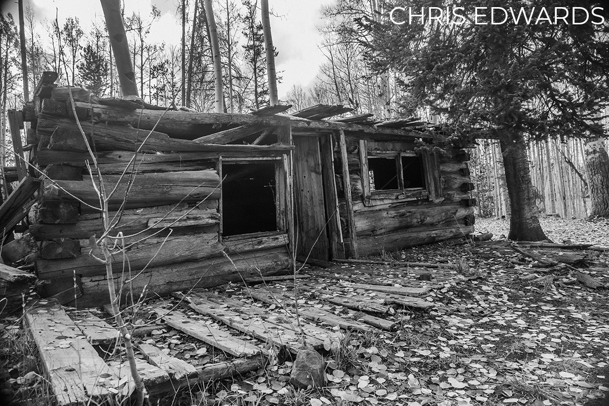ArtizenP's tweet photo. Why WYO: The KC Ranch Standoff near Kaycee took place in 1892. Nate Champion was accused of cattle rustling by the Wyoming Stock Growers Association. It's said Nate held off 50 men until they set his cabin ablaze and shot him while fleeing.
#WhyWYO #Gunslinger #WyoHistory https://t.co/M5ZhiIIYrq