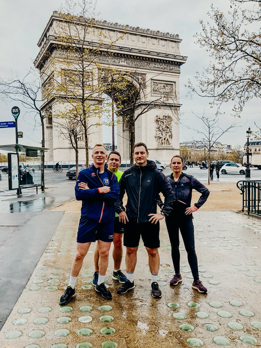 emia_tn's tweet photo. Opération #AvecNosBlessés | Le #COMTN continue de se mobiliser et de #TenirLEffort pour les blessés de l’@armeedeterre en parcourant les lieux emblématiques de la capitale ! ➕6⃣4⃣0⃣km ajoutés au compteur kilométrique des solidarités. Le défi se poursuit, à vos baskets !💪 https://t.co/5hu39I1hWC