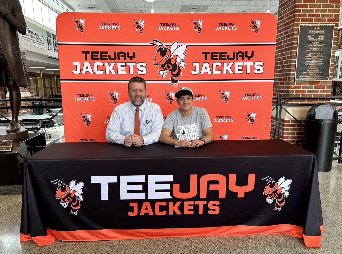 TJHighSchool_CB's tweet image. CONGRATULATIONS to Anthony Silva on his signing today as he committed to further his education and soccer career at Iowa Central. Anthony has participated in XC and is a 4 year member of the TJ Boys soccer team. 
#levelup
#jacketpride
#stingersup