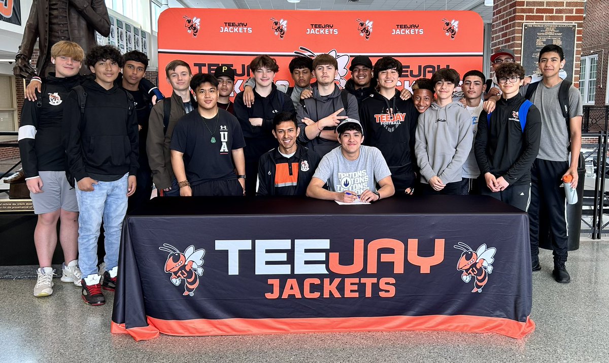 TJHighSchool_CB's tweet image. CONGRATULATIONS to Anthony Silva on his signing today as he committed to further his education and soccer career at Iowa Central. Anthony has participated in XC and is a 4 year member of the TJ Boys soccer team. 
#levelup
#jacketpride
#stingersup