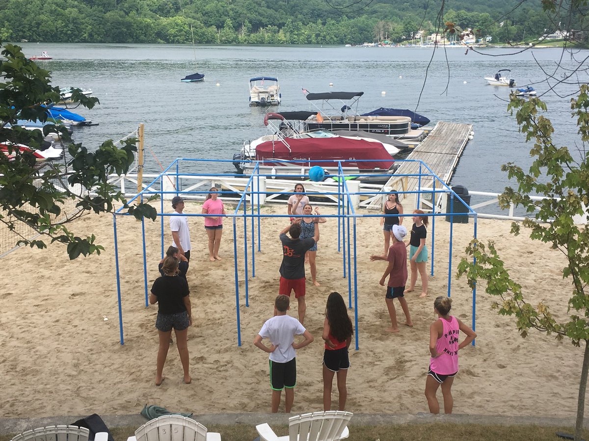 9squareintheair's tweet photo. 9 Square in the Air is perfect for the beach!
.
#9SquareInTheAir #9Square #PhysEd #physicaleducation #backyardgame #yardgames https://t.co/RAqBJZWM7Y