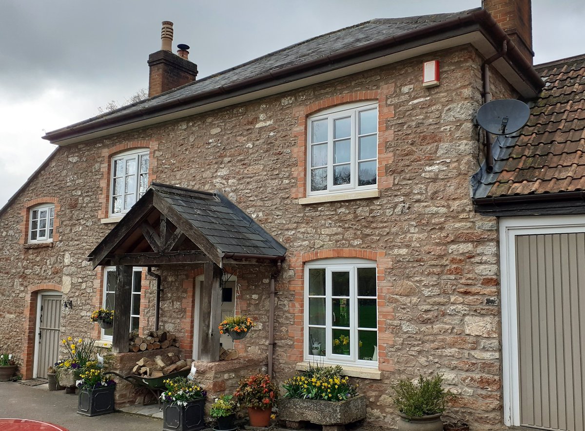 MajDesignsUK's tweet photo. We put the character back into this stunning #Somerset cottage with new high security A+14 #energyrated uPVC #Windows. Simply MAJESTIC !! @DuraflexSystems @YaleDWS @TrustedBuilders #ATSocialMedia #Devon #Taunton #Bristol #UKmfg https://t.co/YtPKLsSK8J