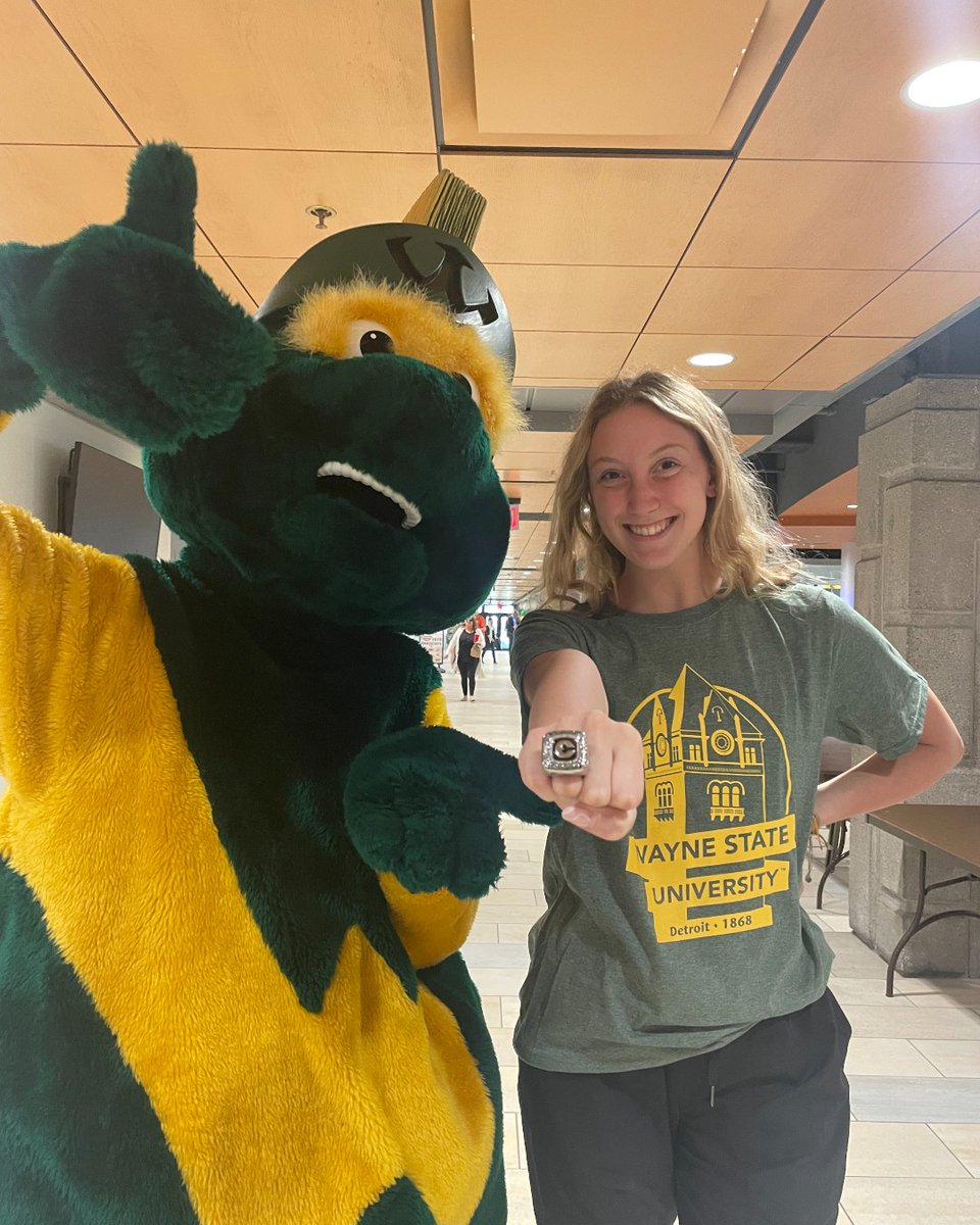 “W celebrating our newest National Champions!!” 💚💛

#PhotoOfTheDay 📸: Alyssa Emerson
Share your pics and videos via go.wayne.edu/photos. 
#WayneStateUniversity #Detroit #WayneState