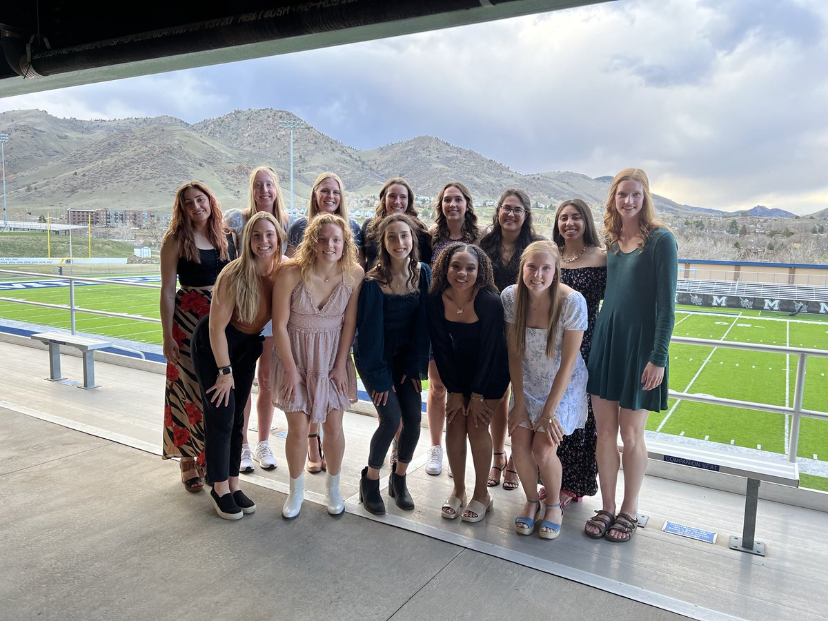 MinesWBB's tweet photo. What a great night celebrating these young ladies!! https://t.co/AwagUgNyxk