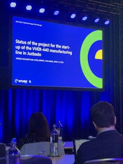 enusa_sa's tweet image. El director de fábrica de #ENUSA, Pablo Vega, ha presentado en La Haya el estado de la reinstalación de la línea de fabricación VVER-440 en nuestra fábrica de elementos combustibles de #Juzbado, durante la celebración del foro  #WNFC 2⃣0⃣2⃣3⃣

#EnergíaNuclear ⚛️