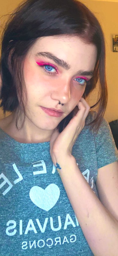 xmissoceanx's tweet photo. Ps5 or anime and chill? 🙈💜
#Sellingcontent #buyingcontent https://t.co/tfGBEqMGuj