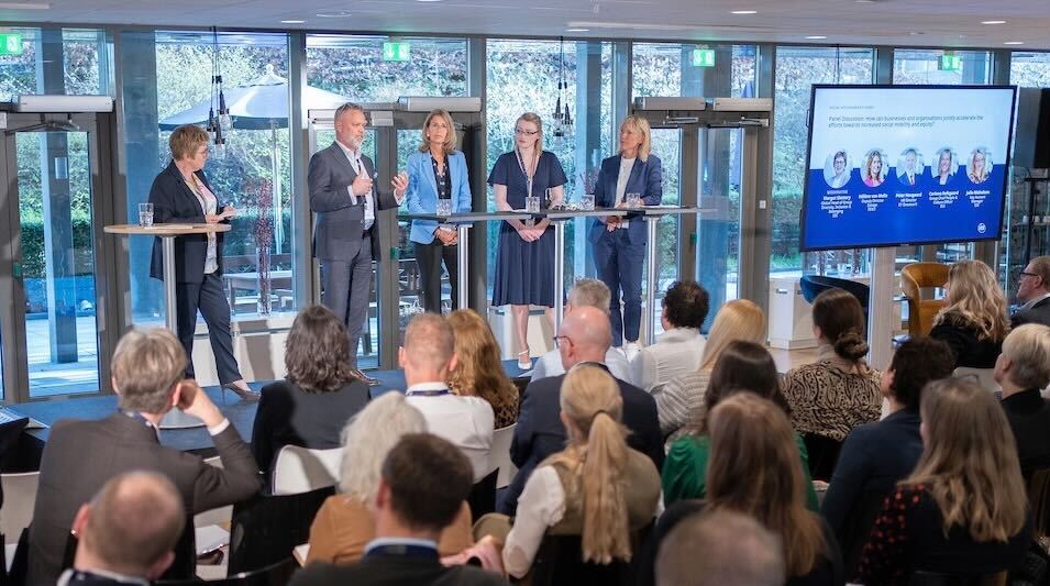 TentOrg's tweet photo. Thank you @issworld for inviting our Deputy Director for Europe, Helene Van Melle, as a panelist in #Cophenhagen yesterday, and mobilizing the Nordic business community 💪. Helene joined Margot Slattery, Peter Haugaard, Corinna Refsgaard, and
@JNicholsonISS to discuss how to best include refugee and other vulnerable groups. 🇩🇰