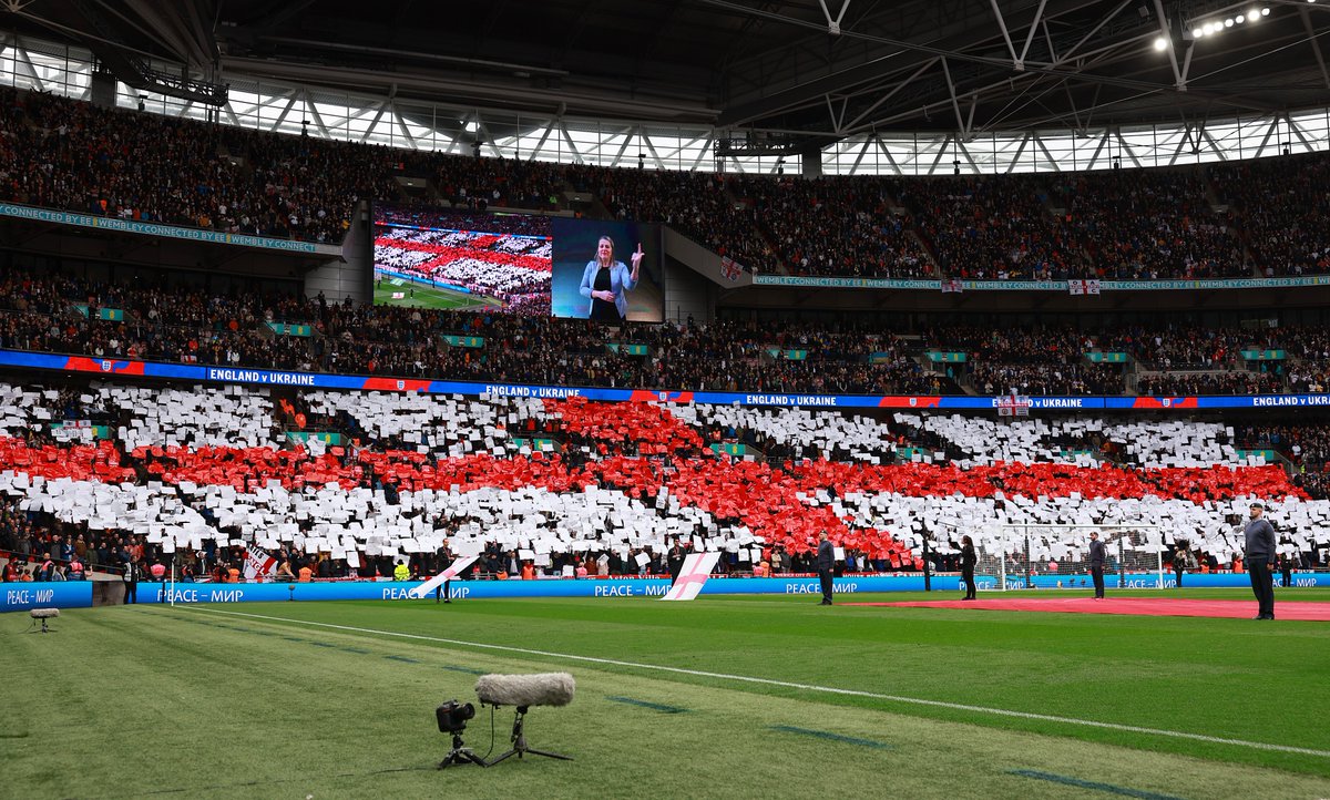 Happy #StGeorgesDay! 🏴󠁧󠁢󠁥󠁮󠁧󠁿❤️