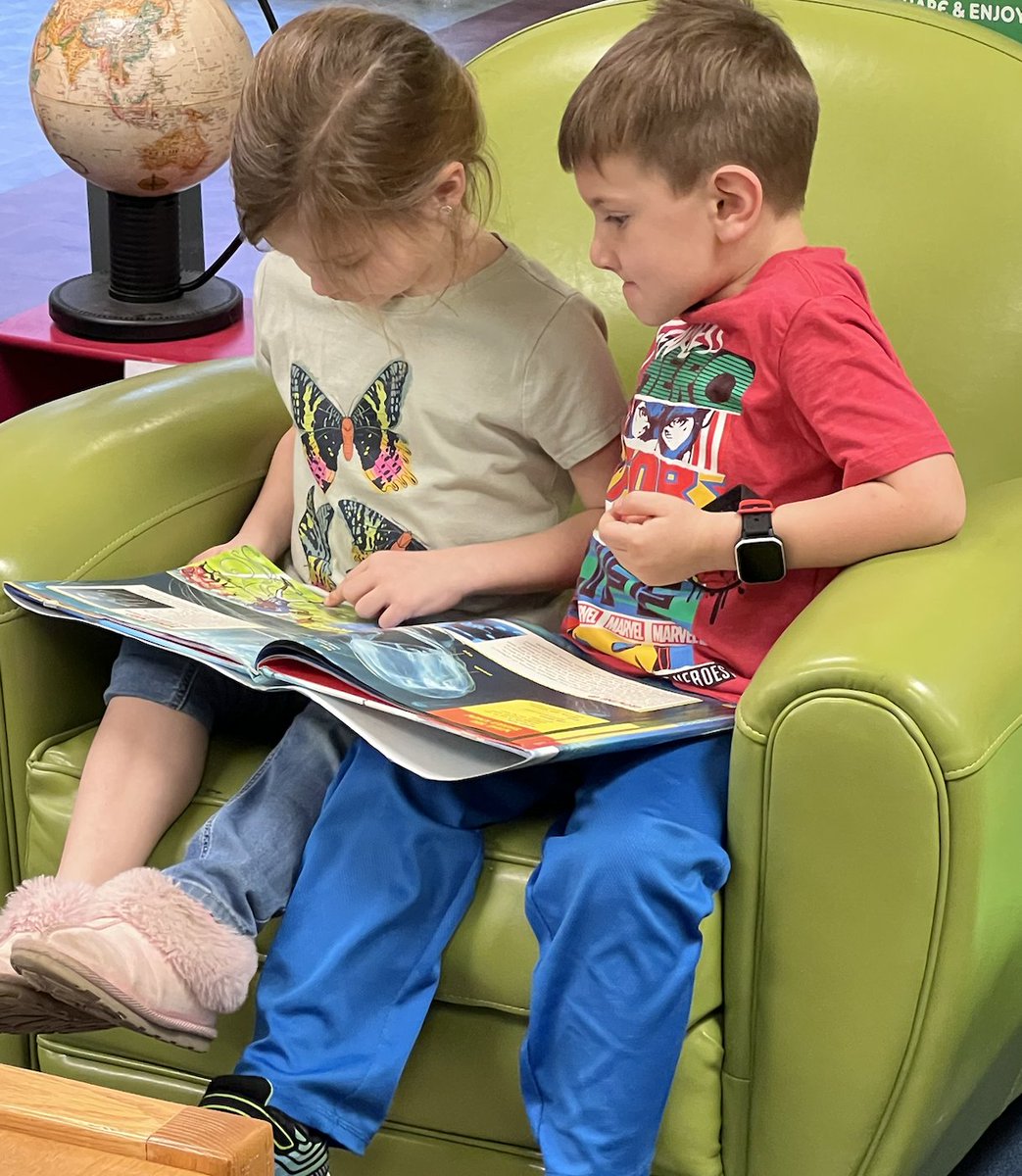 My favorite sight <a href="/MillburnMustang/">Millburn Elementary</a> #reading brings us together. #d24inspires
