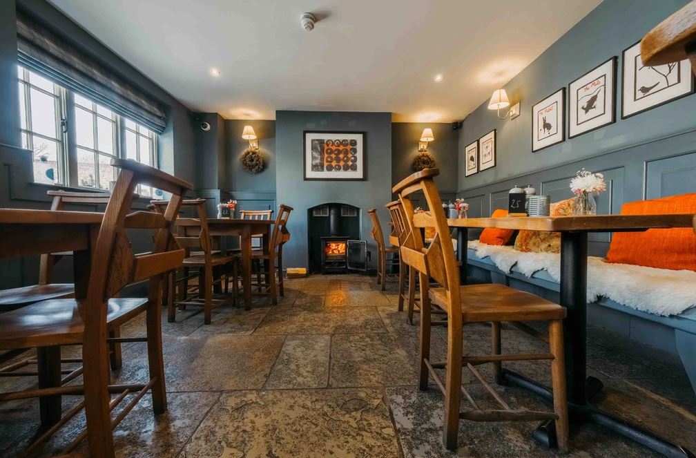 TheBBDirectory's tweet photo. There are 6 luxurious rooms available at The Three Hills. Book your stay & enjoy a relaxing stay & delicious food in the restaurant.
https://t.co/DDgGX0zuek
#Accommodation #Restaurant #AwardWinning #Family #Pets #Luxurious #Bartlow #Cambridge #Cambridgeshire @TheThreeHills2 https://t.co/6b7ifW2Yeb
