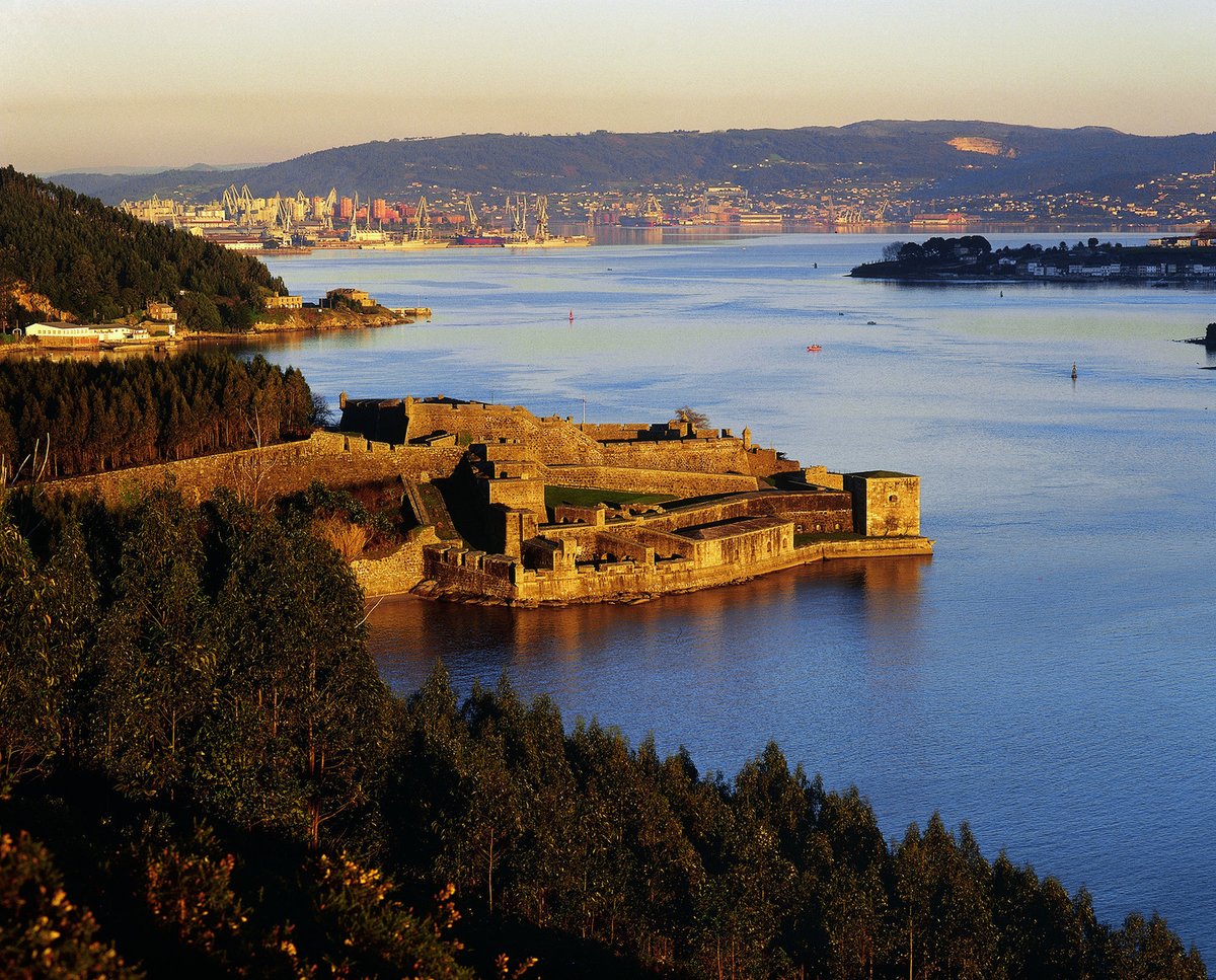 FerrolOficial's tweet photo. 🌊🏰 O #ConcelloDeFerrol rexistra xa preto de 7.120 apoios da cidadanía á candidatura de #FerrolPatrimonioMundial

🤝 As persoas interesadas poden sumarse á iniciativa a través da páxina https://t.co/xtuKPLUMyC

#Ferrol #PatrimonioMundial #FerrolEstáGanando https://t.co/LTQttRNexu