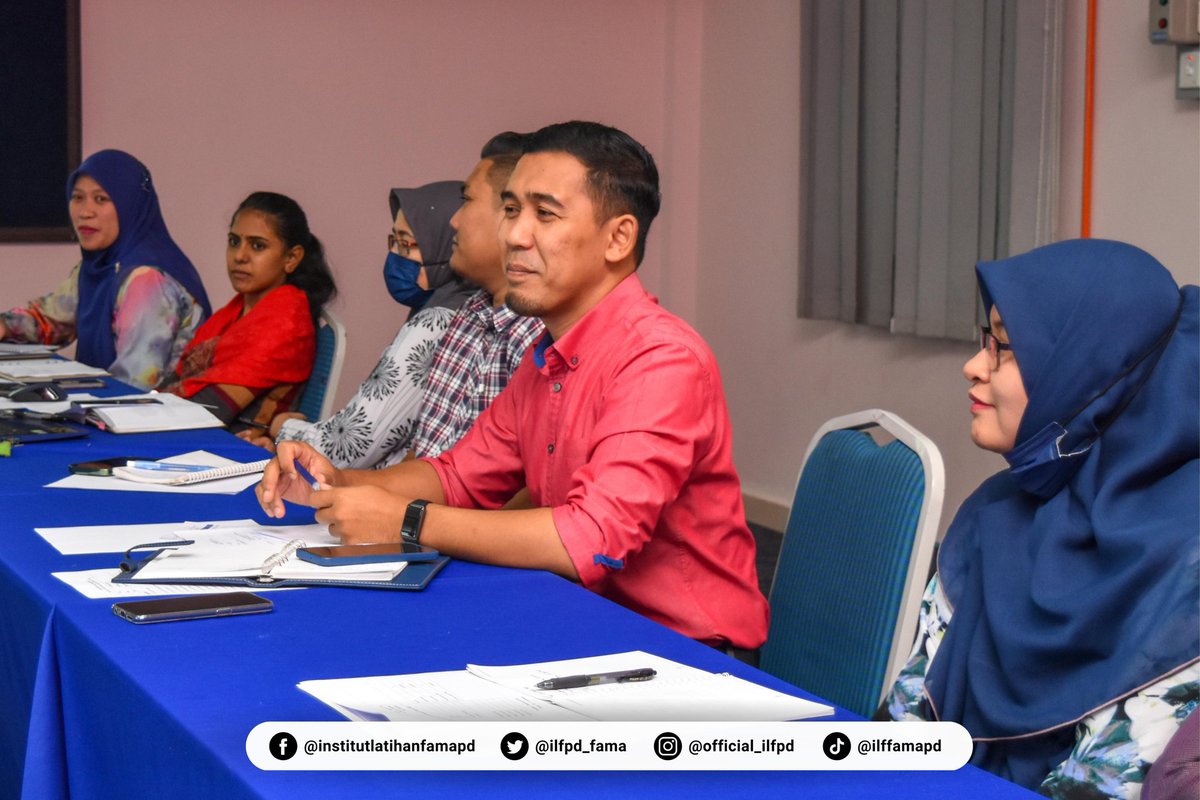 ilfpd_fama's tweet photo. 19 April 2023 (Rabu)

𝐌𝐞𝐬𝐲𝐮𝐚𝐫𝐚𝐭 𝐏𝐞𝐧𝐠𝐮𝐫𝐮𝐬𝐚𝐧 𝐈𝐧𝐬𝐭𝐢𝐭𝐮𝐭 𝐋𝐚𝐭𝐢𝐡𝐚𝐧 𝐅𝐀𝐌𝐀 𝐏𝐨𝐫𝐭 𝐃𝐢𝐜𝐤𝐬𝐨𝐧 (𝐈𝐋𝐅𝐏𝐃) 𝐁𝐢𝐥. 𝟐/𝟐𝟎𝟐𝟑

Mesyuarat ini telah dipengerusikan oleh YBrs. En. Shahlan bin Kusaseh, Pengarah FAMA Negeri Sembilan. https://t.co/YVEgkp9R9v