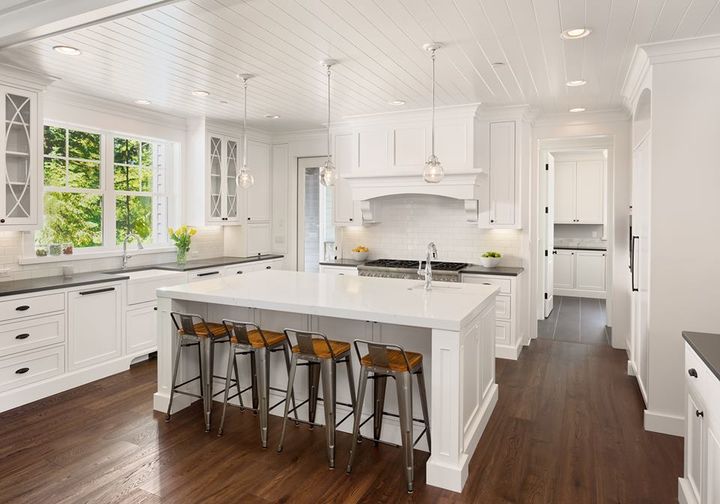 GreatStoneFL's tweet photo. For an open-looking kitchen, you can't go wrong with white cabinets and granite. Contact Great Stone Granite today to get this look! https://t.co/kmAh7Ql0Hn