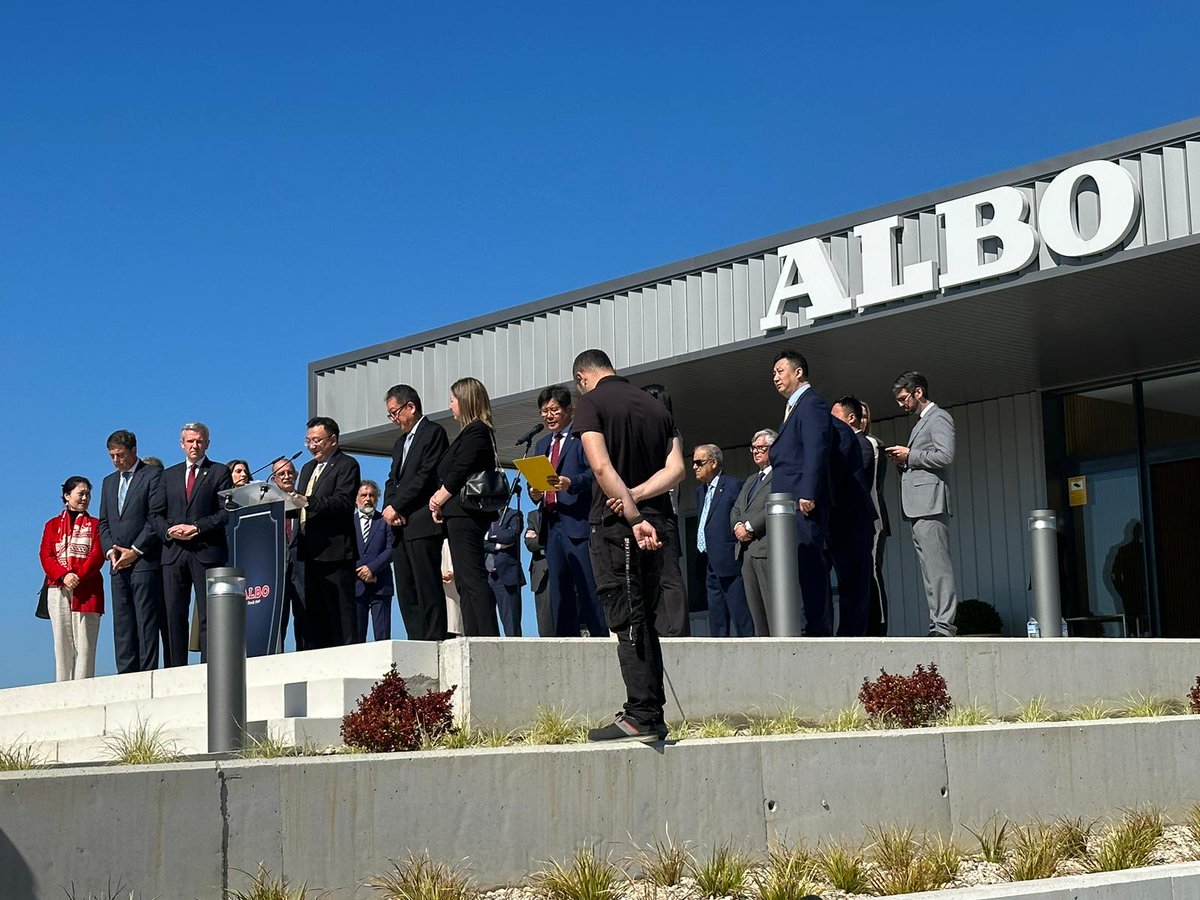En la mañana de hoy, DGH Grupo ha estado presente en la inauguración oficial de la nueva planta productiva que <a href="/ConservasALBO/">Conservas ALBO</a>  ha puesto en funcionamiento en PLISAN (Pontevedra)
linkedin.com/posts/dgh-robo…