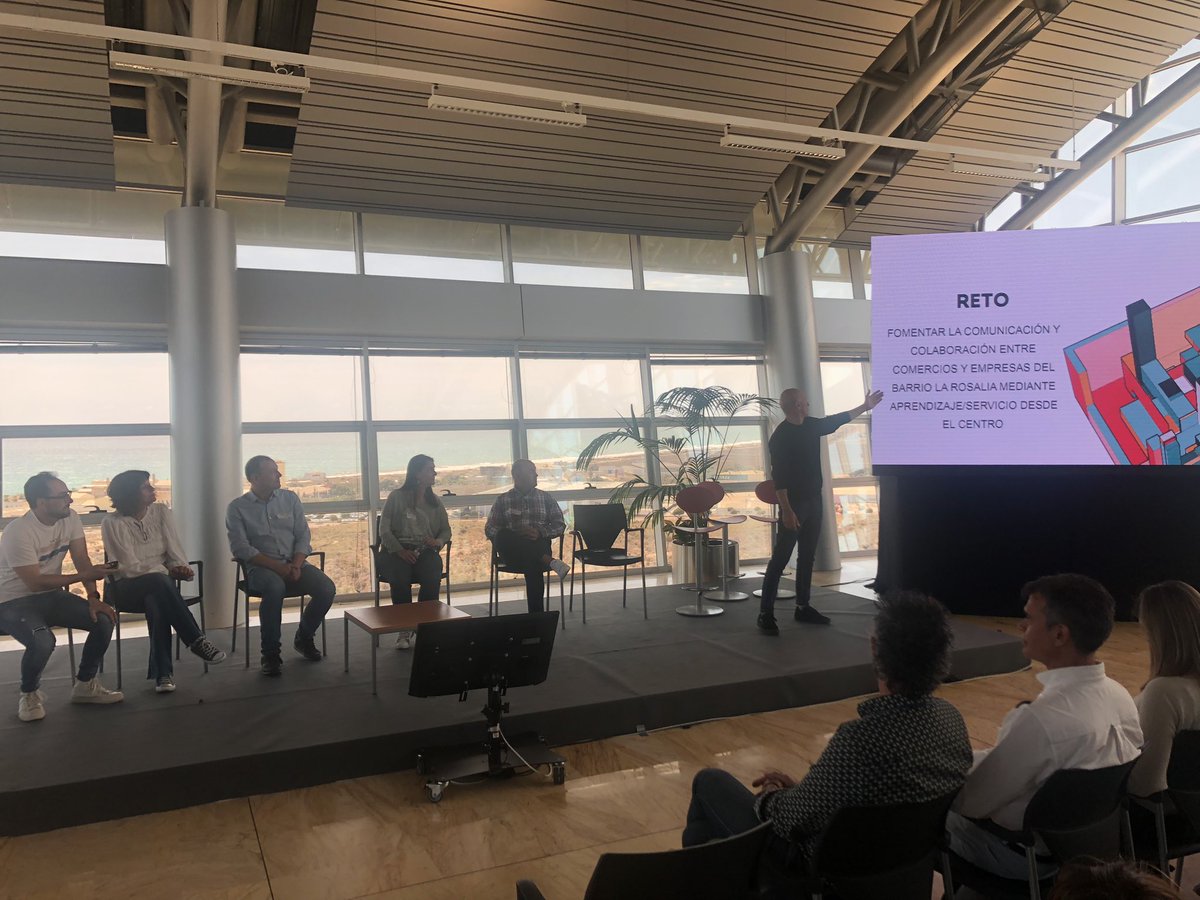 CIDA_gva's tweet photo. 👉 Interessants sol.lucions 💡 les que proposa el nostre professorat 👩🏫 d’#FPValenciana de @GVAeducacio als reptes proposats al #IDEAthon Digital i Sostenible organitzat per @CIDA_gva amb professorat de tota la @c_valenciana.
#SempreFP, #FPPrimeraopcio 💪 https://t.co/WA1VlKK4zN