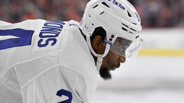 CoachsCornerDC's tweet photo. Are you telling me the Leafs couldn't have used Wayne Simmonds in the 3rd period last night? Make some guys keep their head up? https://t.co/vClLllLKmB