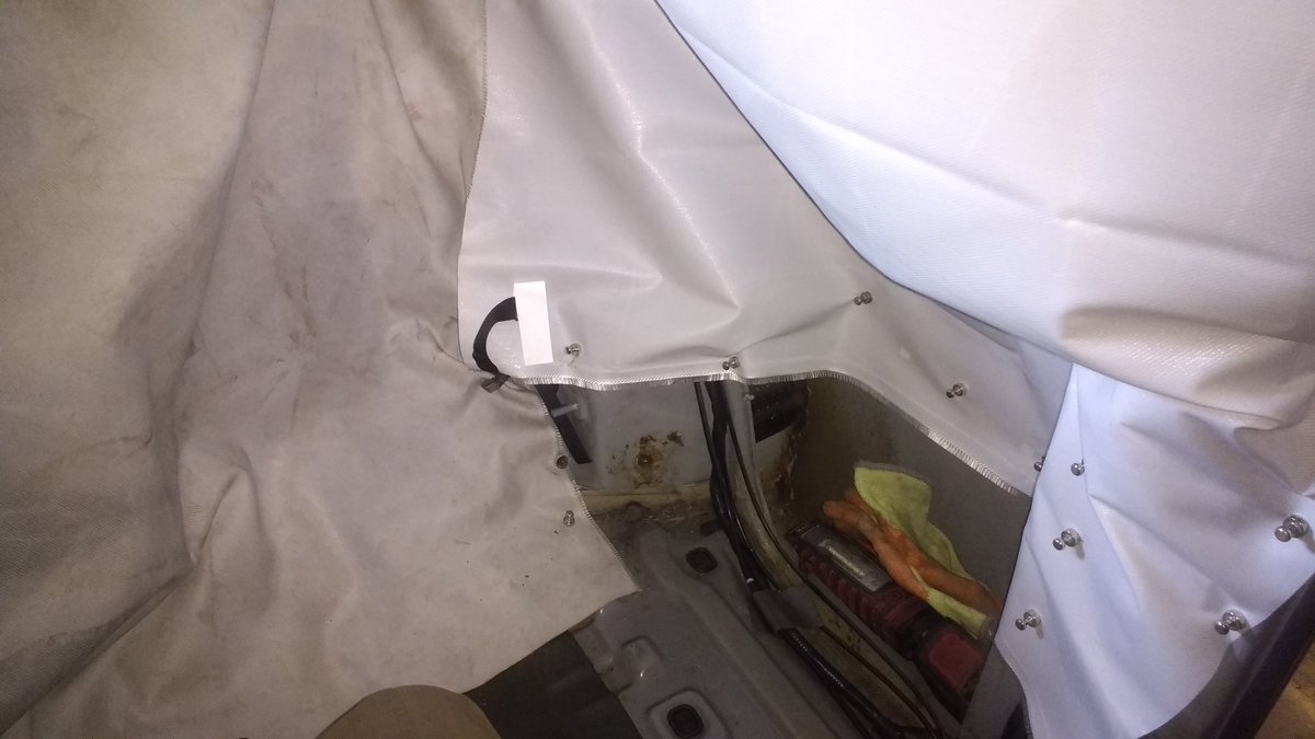 TK42138's tweet photo. One can never have too many fire blankets when grinding, cutting or welding. Investigating the patches of rust on N/S arch hasn't revealed any signs of filler or previous repairs. Paint is original. #R8Rover216GTi #Wheelarch #ninetieshothatch https://t.co/bjlEZiOYcj