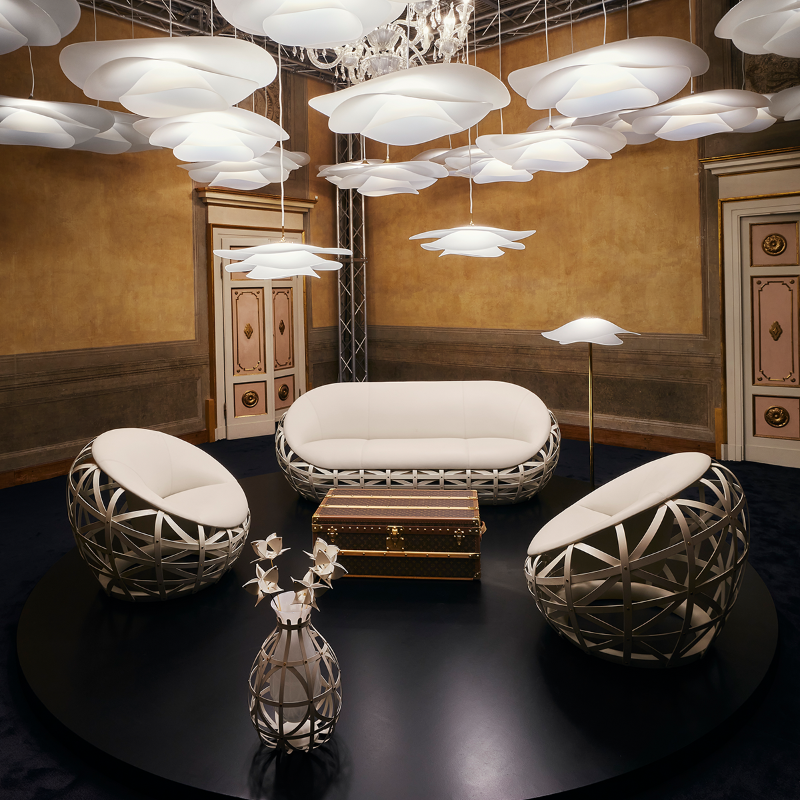 LouisVuitton's tweet photo. Objets Nomades at #MilanDesignWeek. This year’s additions to #LouisVuitton’s Objets Nomades Collection are currently exhibited at the Palazzo Serbelloni.

CAPELINE by #MarcelWanders
SPIRAL CHANDELIER by #AtelierOï
BINDA by #RawEdges
BASKET by #ZanellatoBortotto
PIVA by #AtelierOï