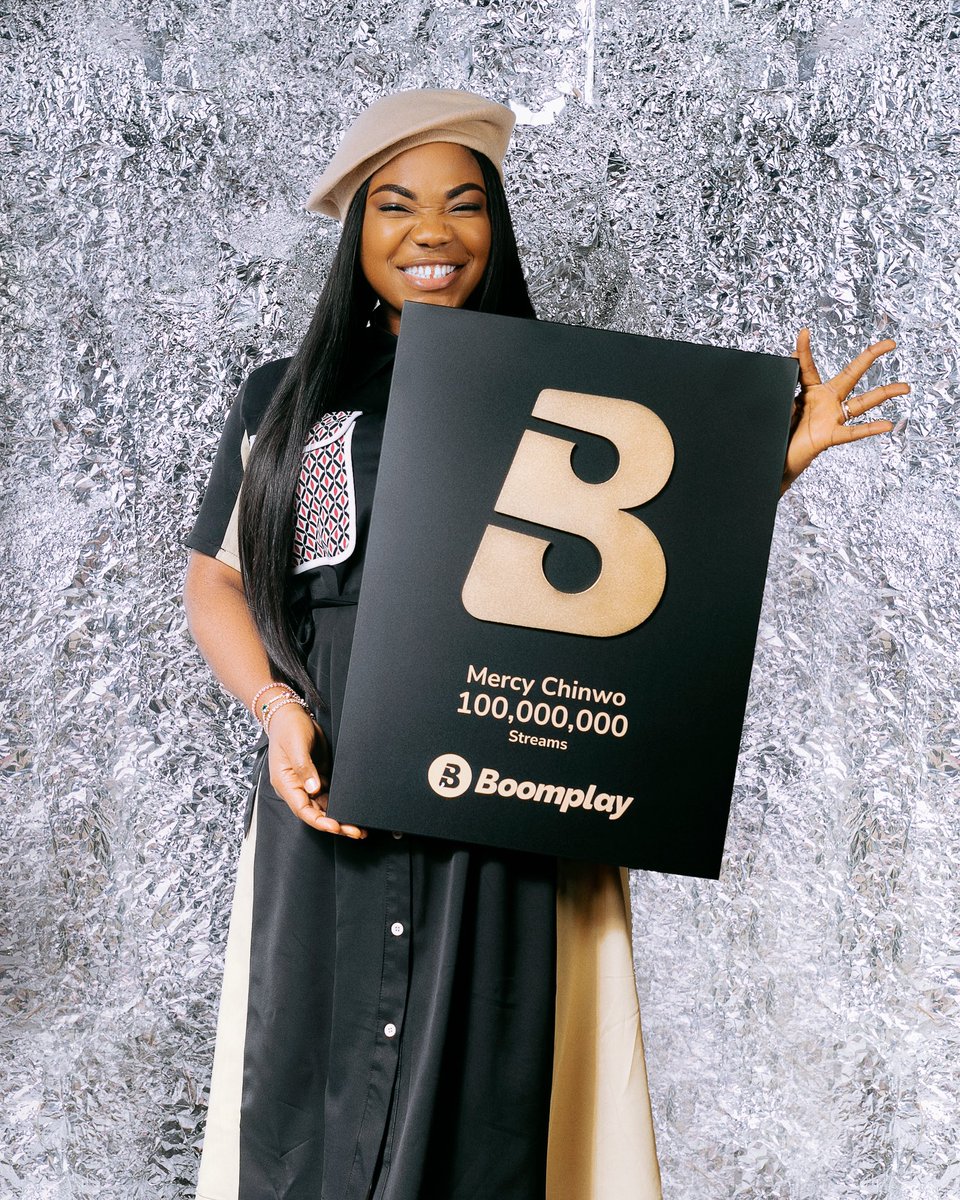 BoomplayNigeria's tweet photo. A Blessed One! 😇 Minister @MMercychinwo poses with her 100M #BoomplayGoldenClub plaque in gracious style. 🤩 Congratulations to this voice of a generation. 💃🏽
Celebrate this star by streaming her #ElevatedEP ➡️ https://t.co/gdwcG6qlKc
#BoomplayAwards #MercyChinwo https://t.co/Djgpc4FO6g