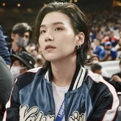 he dresses the same for murder and basketball