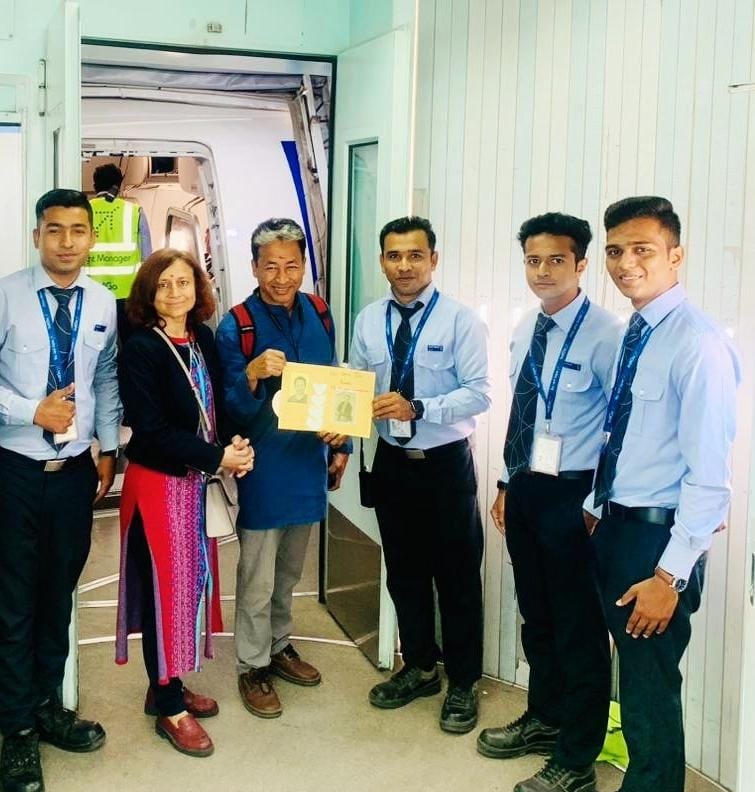 Wangchuk66's tweet image. #GOINDIGO ALL THE WAY... 
@IndiGo6E is fun n creative all the way, end to end, #Leh to #Surat

"indigo" comes from the Latin word indicum, meaning "Indian", as the dye was exported from India.
My shirt colour ...!?
sheer chance!