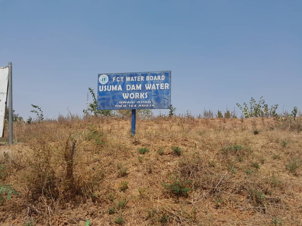 TrackaNG's tweet photo. N1 billion was budgeted for Provision of Screens along River routes at Mpape end of Lower Usuma Dam in FCT, in the 2022 FG budget.

We tracked and report that this has not started.

@FMWRNigeria kindly do well to commence this project, as it is targeted at preserving 1/2 https://t.co/q6NxnFhZAJ
