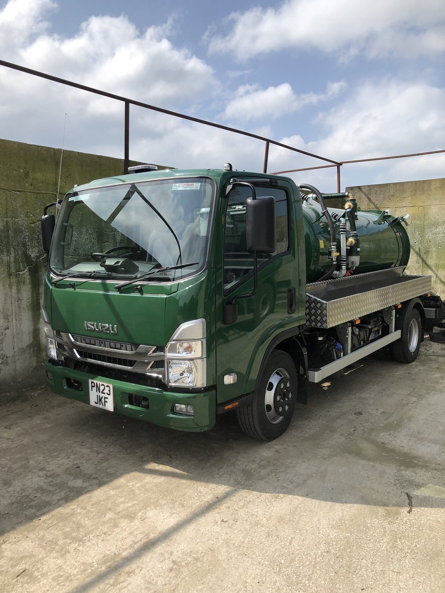 shiftituk's tweet photo. New tanker day!! 😎😎 thanks as always to @gkandn @gknspares #shiftit https://t.co/ozsOMyq0FF