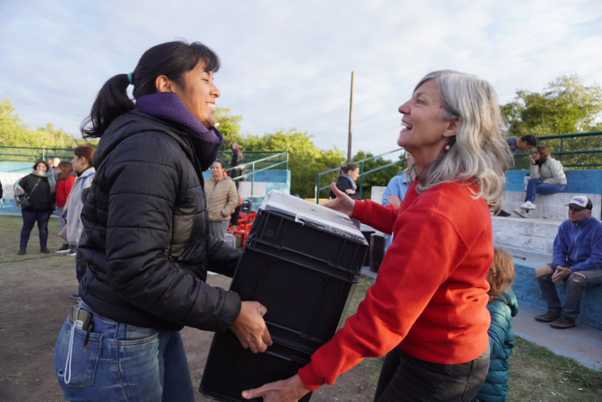 ambientepba's tweet photo. 🌱♻️Un mes de puro compostaje 

Para cerrar este #MesDeCompostaje, la Dirección de Transición Ecológica de @ambientepba llevó adelante el cuarto y último encuentro en el Parque Finky del municipio de Lomas de Zamora. Una jornada abierta de aprendizaje y disfrute 🙌🏽 https://t.co/n4wBC6Jru8