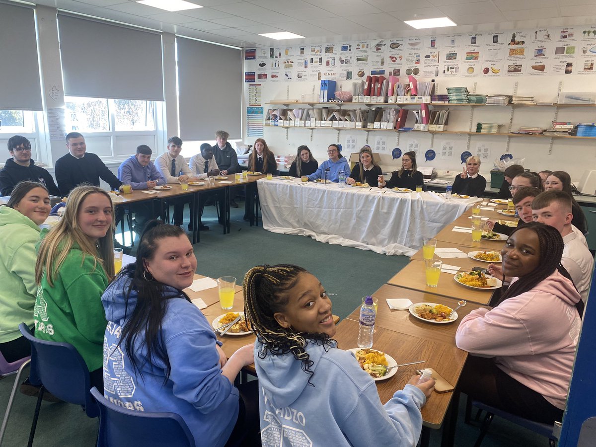 StJohnsHEDept's tweet photo. An end of course treat for some of our HFT cohort - Nando’s banquet☺️🍗🍟 Thank you for your hard work and determination, we will miss you all! #loveofwork #participation #familyofStJohns @StJohnsOfficial https://t.co/S2zza0zW5Z