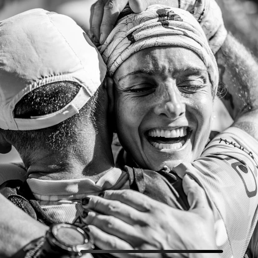 RevistaTrailRun's tweet photo. ⚠️ ¡ATENCIÓN #TRAILRUNNERS!
@lurbel_pg y @RevistaTrailRun buscamos a 2️⃣ personas para llevarlas a correr a los #Alpes y participar en la RUN2 de la legendaria #TransalpineRun la carrera por etapas y por parejas más famosa del mundo.
#LurbelTeLlevaACorrerAlosAlpes https://t.co/M8Yn1XTcrn