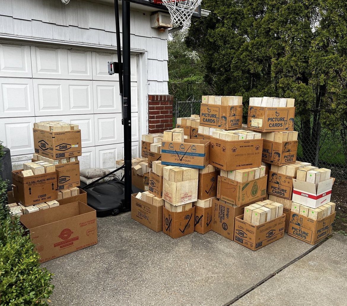 Heritage_Sport's tweet photo. This is what 509 vending sets of 1980 Topps looks like 😮 Story time . . . 

In 1980 the consignor decided to try and make some money dealing baseball cards so he convinced Topps he was a major distributor and ordered 100 vending cases of the most recent product, 1980 Topps (1/3) https://t.co/kc8th1hFEu