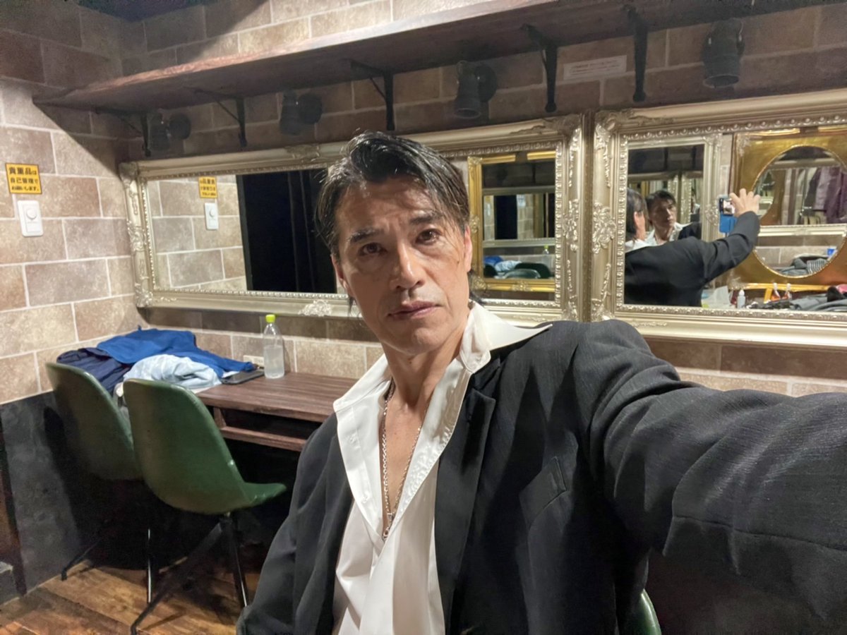 masaru_matsuda's tweet photo. 怒涛の3日間！終わってしまうと寂しいものがあるな！
今回、舞台に一番近い楽屋を1人で使っていたんだけど、雰囲気もあって芝居モー��に集中出来る最高の楽屋だった。
俺なりに納得の行く演技が出来たのは、劇場のチカラもあると実感している！いつか又！

#シアターアルファ東京 #松田優 #STF2023 https://t.co/5EEcbNGnD1