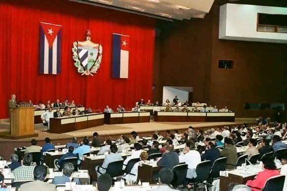 Día histórico con la #AsambleaDelPueblo en un #GironDeVictorias . Nuestro pueblo siempre nos acompaña ❤️🇨🇺 #SanctiSpíritusEnMarcha <a href="/DeivyPrezMartn1/">Deivy Pérez Martín</a> <a href="/JulioLu36970211/">Julio Luis</a> <a href="/MEspirituana/">@MariposaEspirituana</a> <a href="/isbelreina1979/">Isbel Reina Cuba</a> <a href="/Yalina69641850/">Yalina</a> <a href="/Idalsy4/">Idalsy</a> <a href="/MireydiP1/">@MireydiP</a> <a href="/lopez83leon/">Yosvel Lopez</a> @ConcepcionErmis <a href="/kattte23/">Katherine</a>