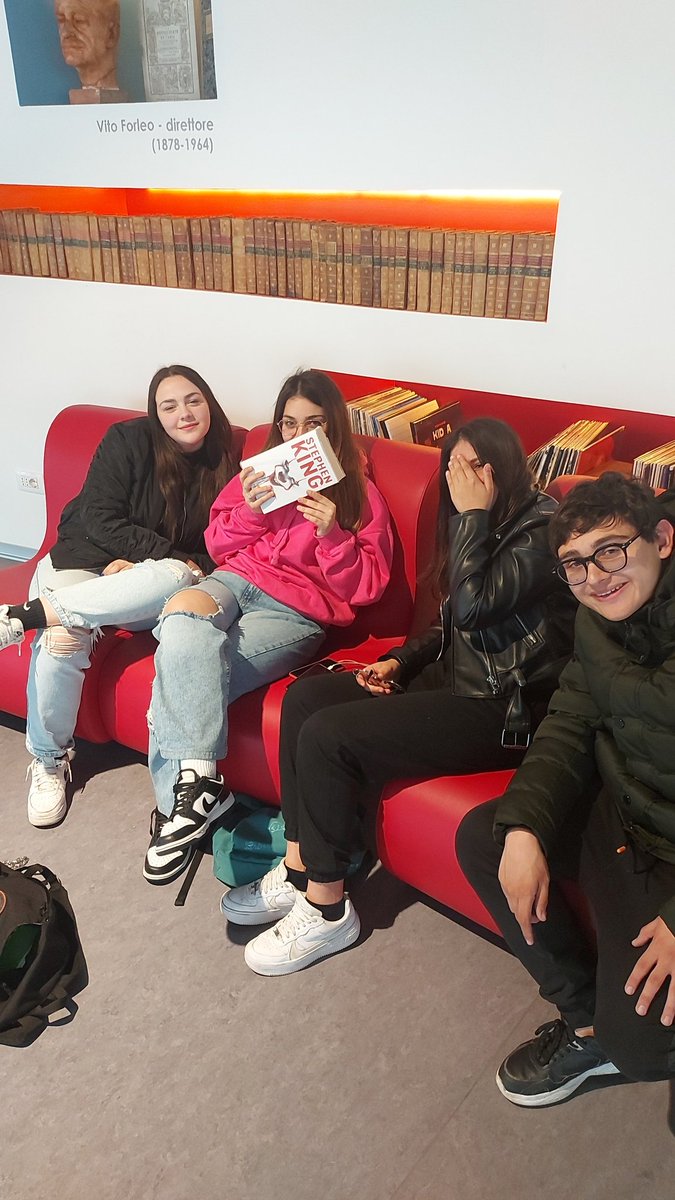 LisideTaranto's tweet photo. I nostri ragazzi nella splendida  biblioteca Acclavio di #taranto @ComuneTaranto @RegionePuglia @MIsocialTW @G_Valditara @MiC_Italia @g_sangiuliano https://t.co/95LMdetlL7