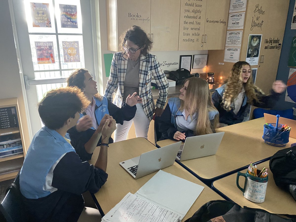 GSSstingrays's tweet photo. Our students learned about how to handle money and the pros and cons of AI in today’s @TheSocialInst lessons.
#gulfstreamschool #winatsocial https://t.co/EiomFgDaZN