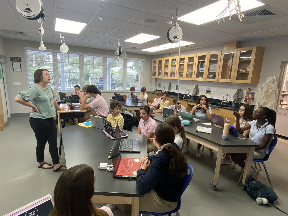 GSSstingrays's tweet photo. Our students learned about how to handle money and the pros and cons of AI in today’s @TheSocialInst lessons.
#gulfstreamschool #winatsocial https://t.co/EiomFgDaZN