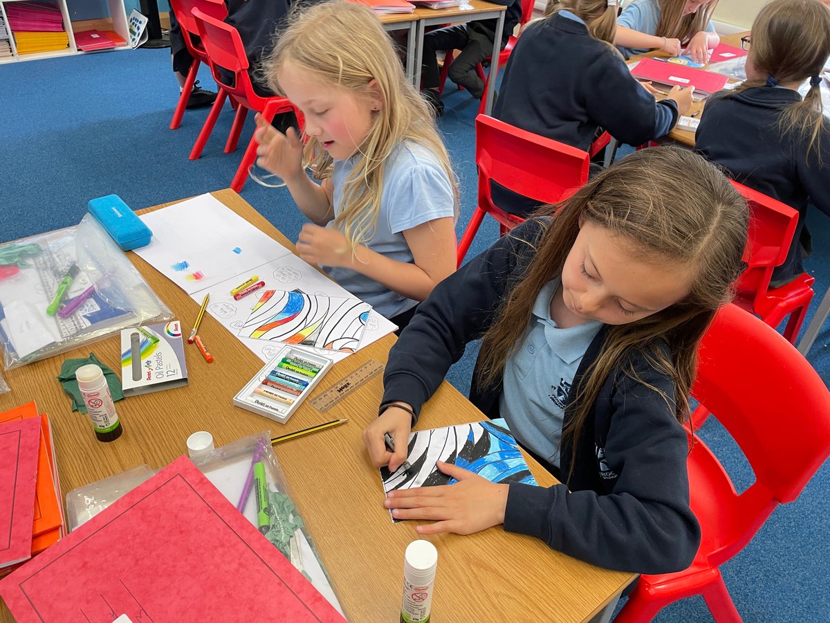 HambrookSchool's tweet photo. This week, #hambrook4 started their Art unit on Van Gogh. We spent some time exploring his art before creating our own class version! https://t.co/z8b0LmyDDC