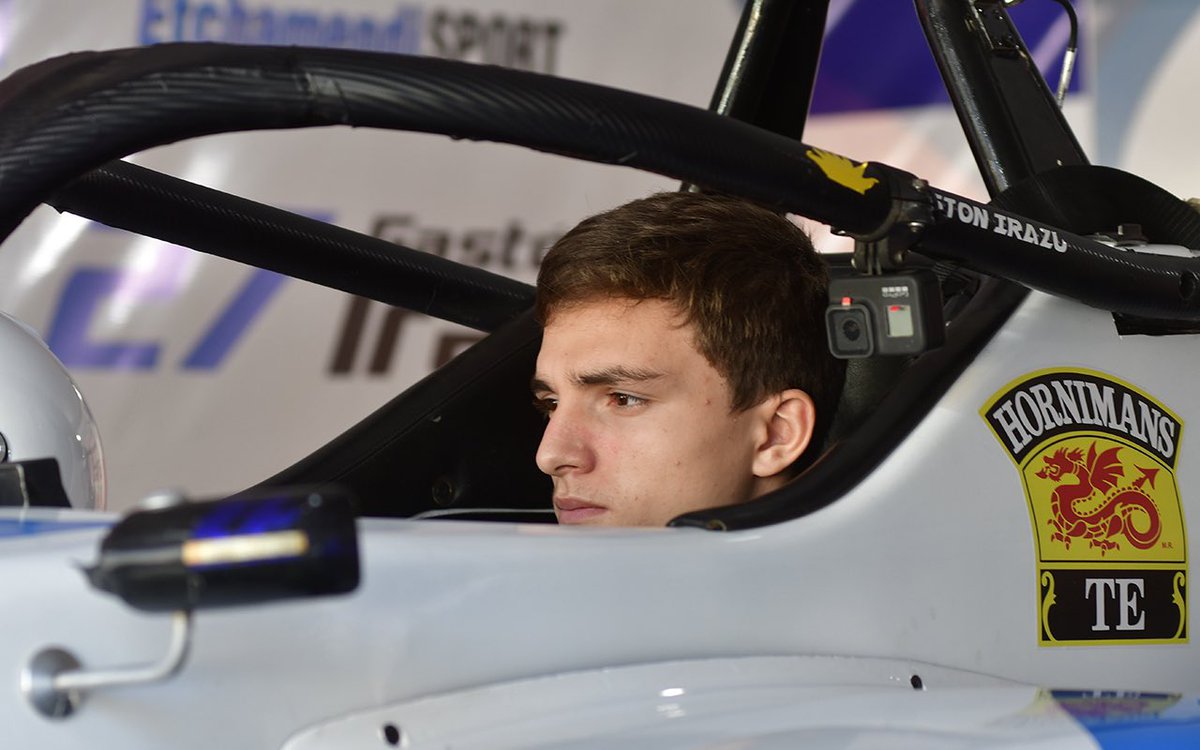 Irazú y el Etchamendi Sport llegan al Cabalén 🏁
.
El piloto uruguayo Gastón Irazú se encuentra listo para su participación en la tercera fecha del campeonato de Fórmula Nacional, junto al equipo Etchamendi Sport, este próximo fin de semana en el autódromo “Oscar Cabalén”.