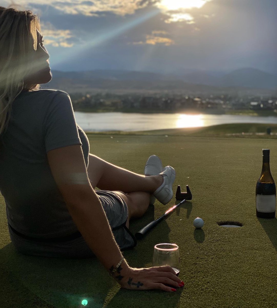 Oconnell_kenz's tweet photo. 💁‍♀️🫶 #golf #wine https://t.co/ZB06mgxBLV