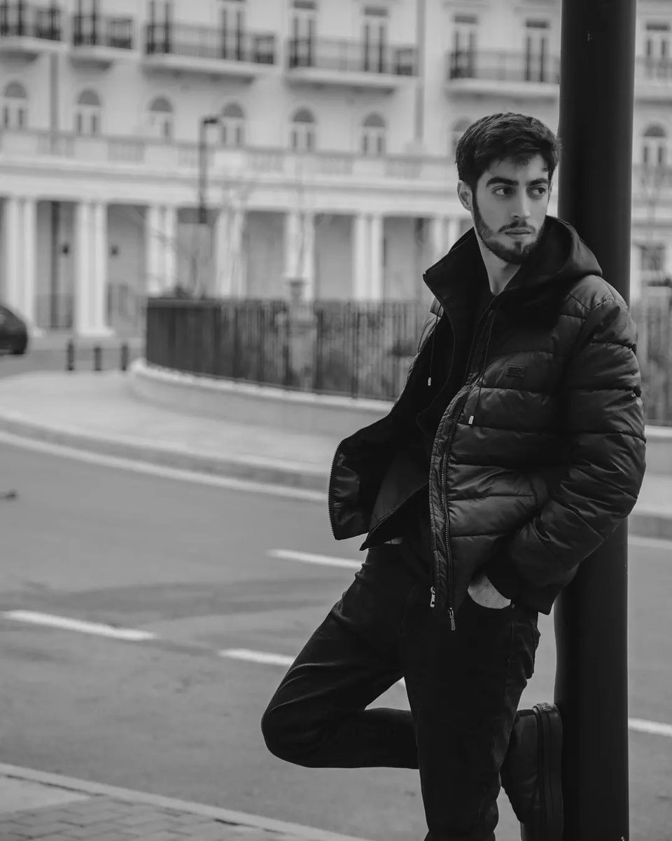 Yorulduğun günlərdə ala biləcəyin tək motivasiyan xəyalların və məqsədlərindir...