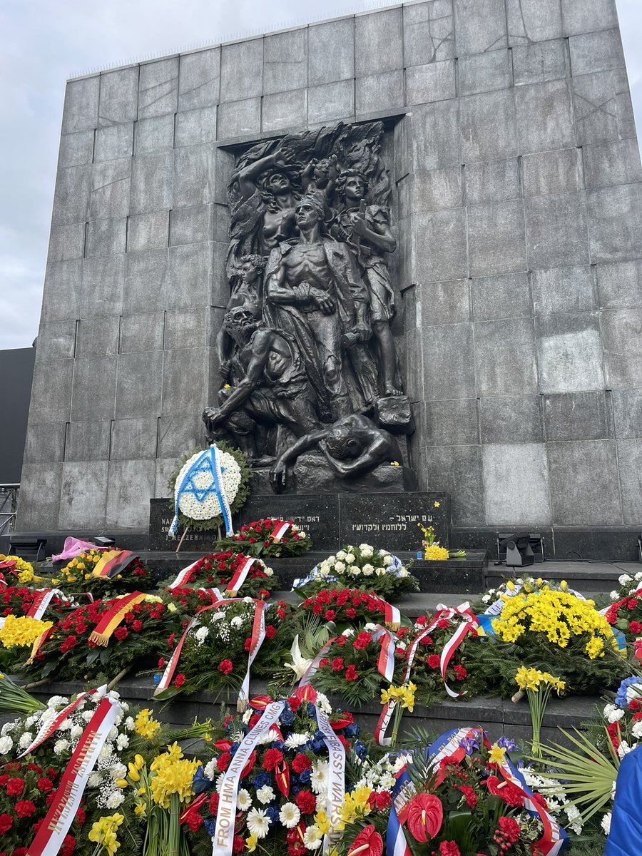 V_Laputska's tweet photo. 80th anniversary of the #WarsawGhettoUprising #WeRemember https://t.co/5O8Up09dMm