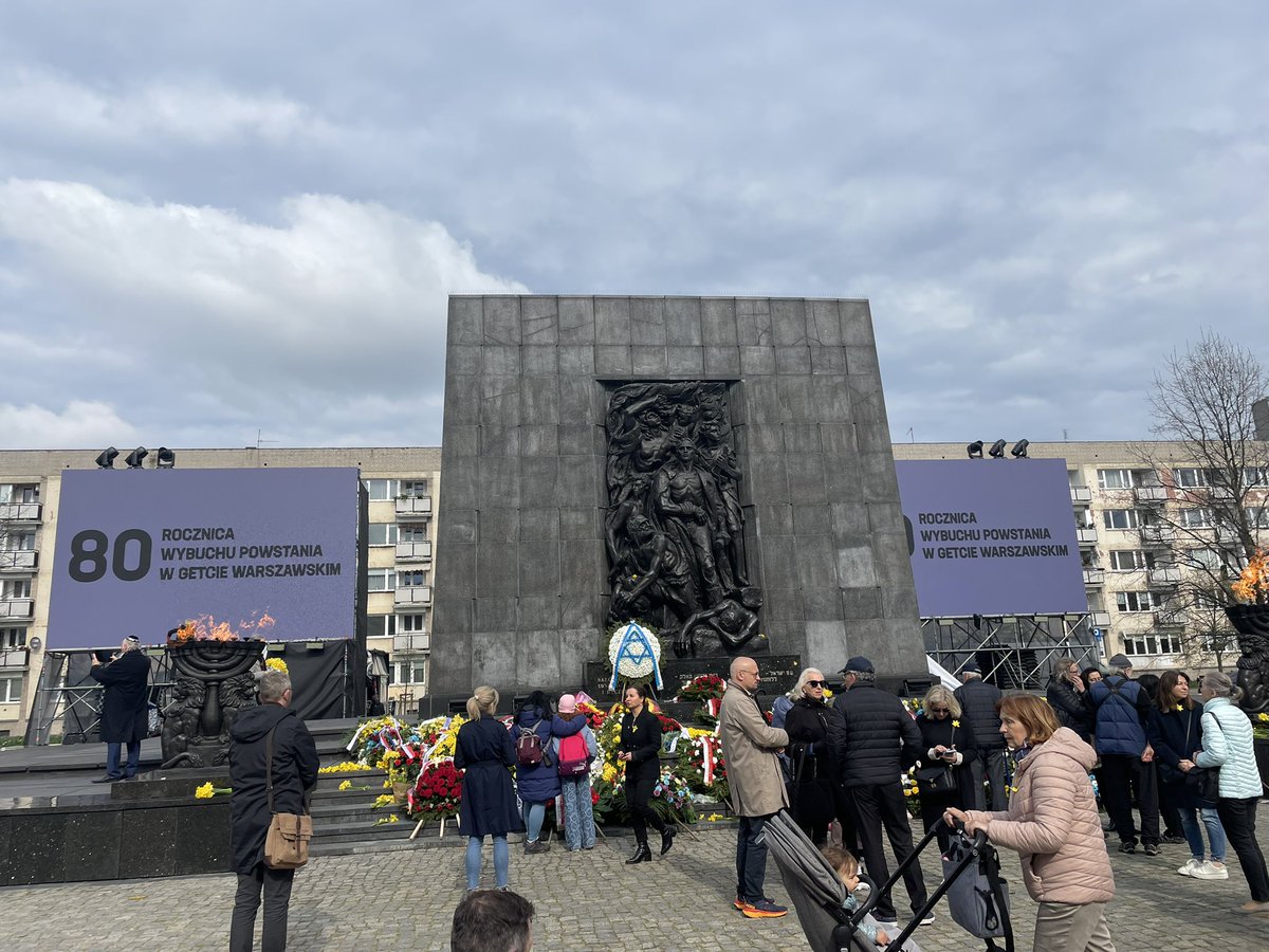 V_Laputska's tweet photo. 80th anniversary of the #WarsawGhettoUprising #WeRemember https://t.co/5O8Up09dMm