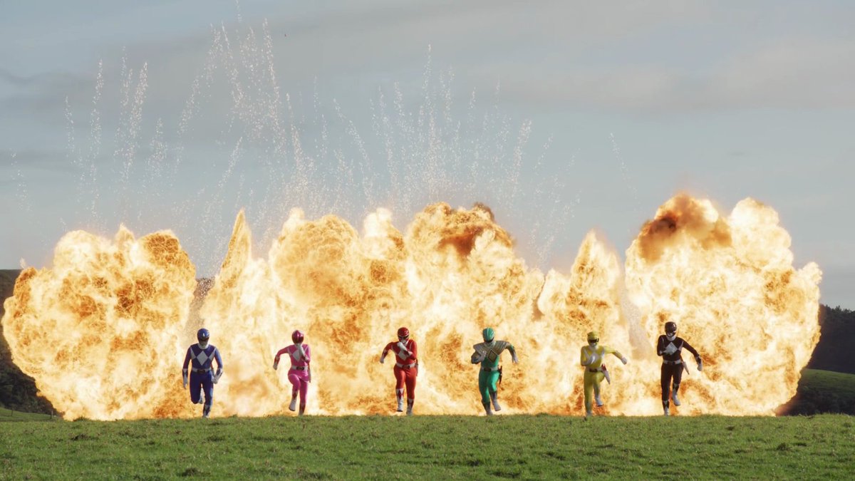 HenshinJustice's tweet photo. Content like this is why I wish I wanted to get into the podcast game. There's a lot I'd like to talk to people about this special. From the references to the sets, to the dailogue, to the whole third act, and what comes after this. Today, #ThisIsPowerRangers
#PowerisOn https://t.co/bp9e4xgblF