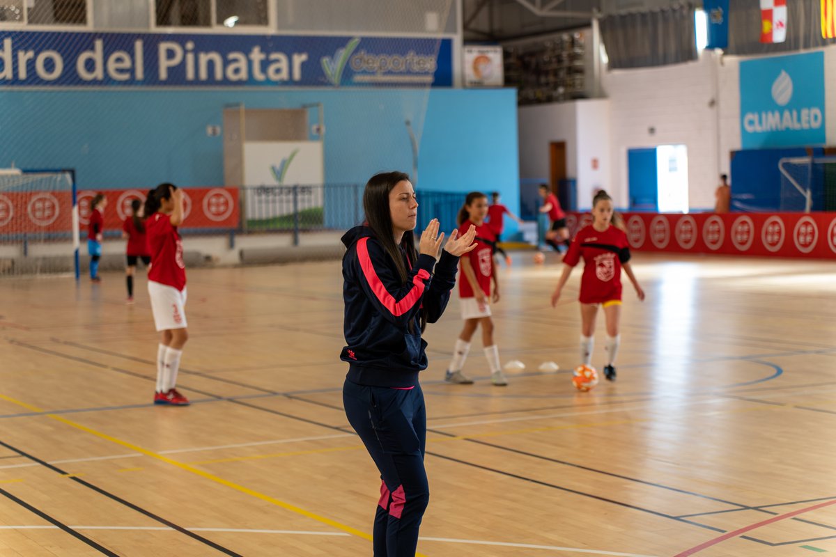 ffrm_se's tweet photo. 👭 ELLAS. Nuestras seleccionadoras. ¡Con ellas hasta el final!

                          😀✨😀
                   Cristina &amp; Andrea 

¡SEGUIMOS! #VamosFFRM / #InfantilFemFS https://t.co/GuGSjY81RW
