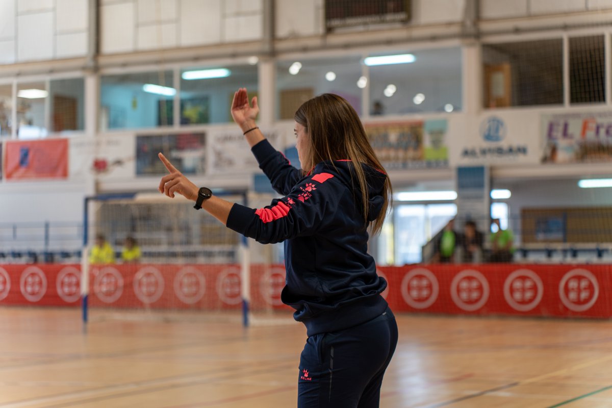 ffrm_se's tweet photo. 👭 ELLAS. Nuestras seleccionadoras. ¡Con ellas hasta el final!

                          😀✨😀
                   Cristina &amp; Andrea 

¡SEGUIMOS! #VamosFFRM / #InfantilFemFS https://t.co/GuGSjY81RW