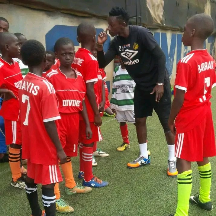 Divinesportsac2's tweet photo. #Divine #Sports #Academy "The only place success comes before work is in the dictionary" 🔥🏆⚽
#SchoolOfSoccer
#WeLearnByDoing
#football #soccer
#education #character https://t.co/TDKgPlvHwR