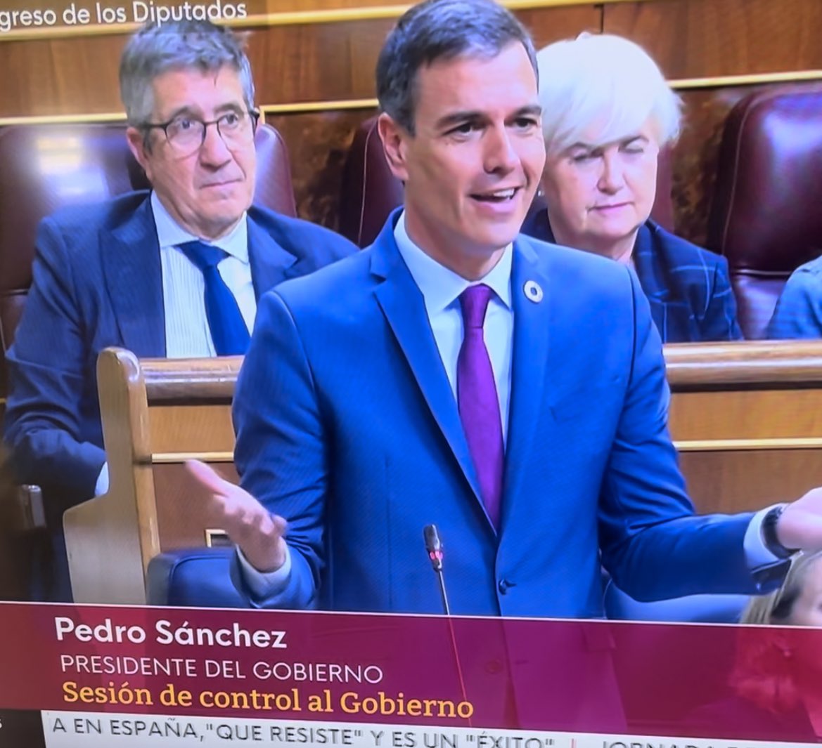 “Ay la educación! La Educación…! Y el respeto…”
Pedro Sanchez en #CongresoDeLosDiputados cuando la bancada de la derecha-extremaderecha se altera y monta la bronca al cuando el Presidente les recuerda que el socio del PP, Vox votó contra #PactoEstado contra Violencias Machistas