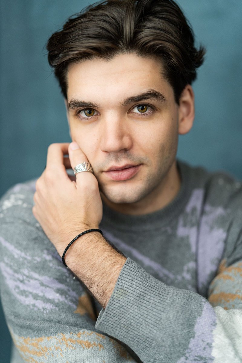 mattroberts95_'s tweet photo. Everything got deleted so here is my new(ish) headshots once again. Looking to see where this journey goes #actor #casting #headshot #audtion https://t.co/mDTfozXxjI